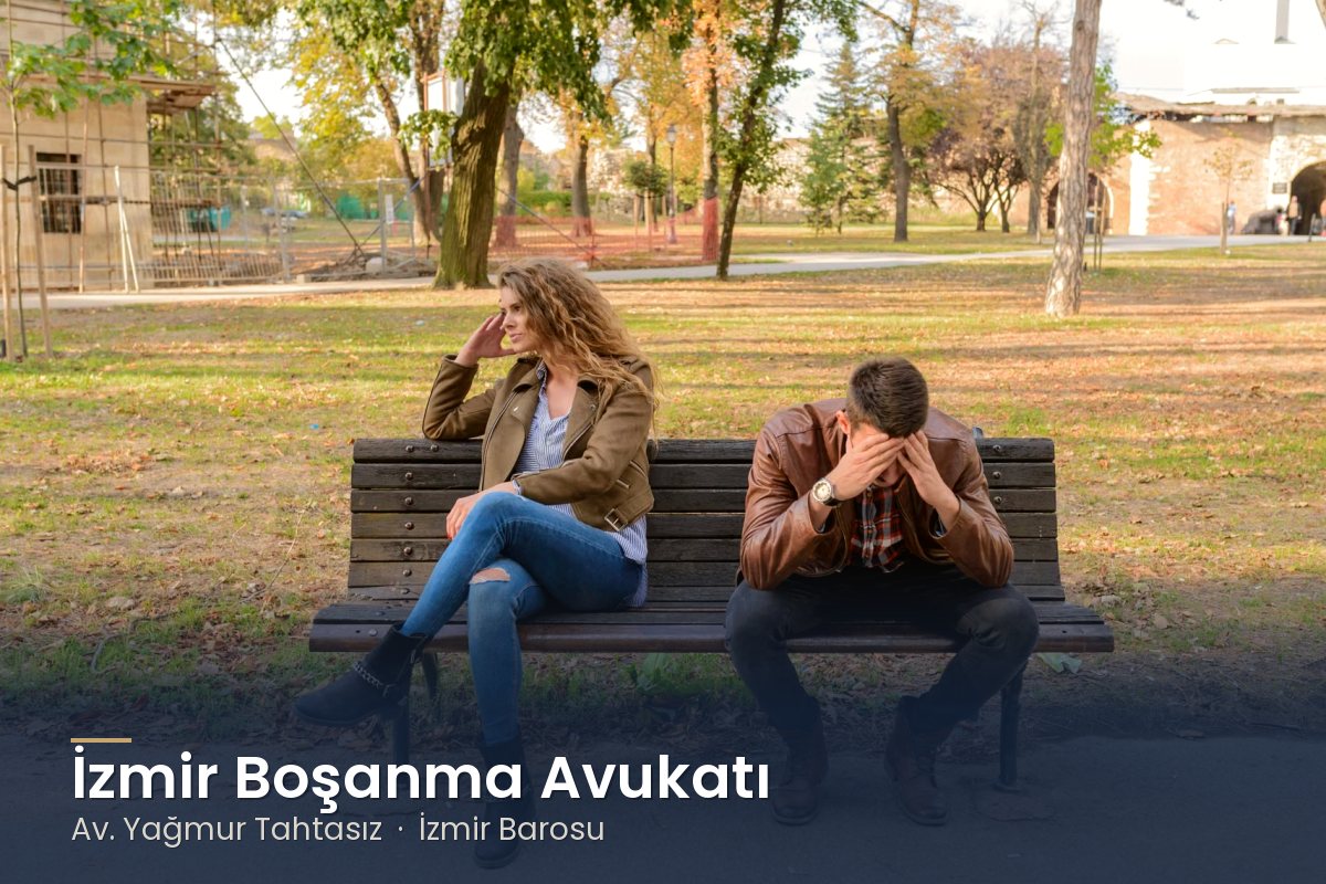 Park bankının iki ucunda, birbirine sırtını dönmüş oturan çift – İzmir boşanma avukatı Av. Yağmur Tahtasız